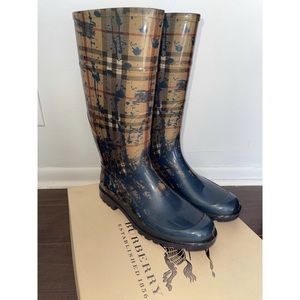 Burberry paint splash rainboots.